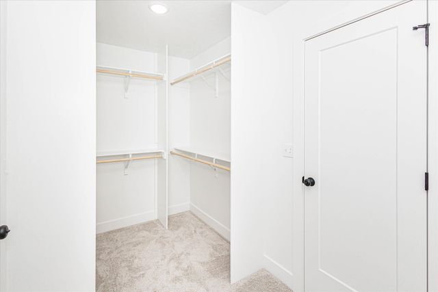 5800 HARVEST LEAF DR, Columbia, MO 65202