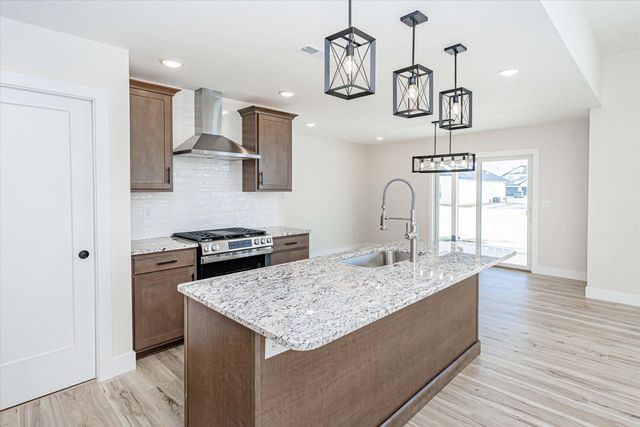 5800 HARVEST LEAF DR, Columbia, MO 65202