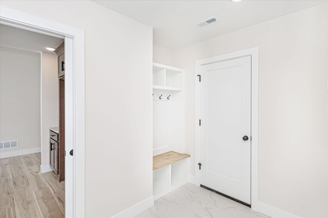 5800 HARVEST LEAF DR, Columbia, MO 65202