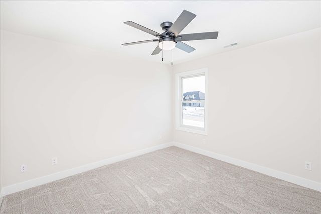 5800 HARVEST LEAF DR, Columbia, MO 65202