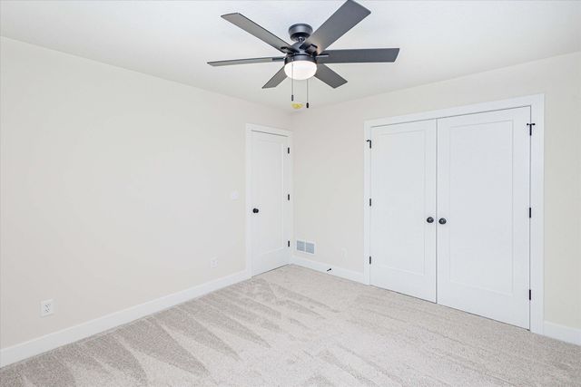 5800 HARVEST LEAF DR, Columbia, MO 65202