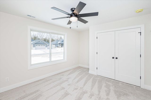 5800 HARVEST LEAF DR, Columbia, MO 65202