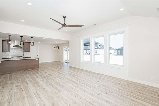 5800 HARVEST LEAF DR, Columbia, MO 65202