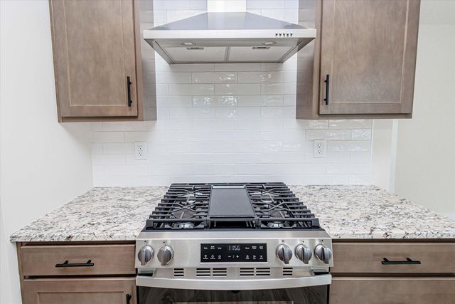 5800 HARVEST LEAF DR, Columbia, MO 65202