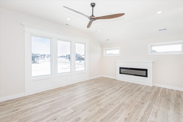 5800 HARVEST LEAF DR, Columbia, MO 65202