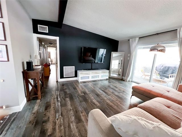 7804 N JAMAICA STREET, Tampa, FL 33614