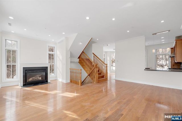 1 Regency Place, Weehawken, NJ 07086