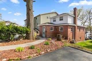 45-45A Bay View Dr, Shrewsbury, MA 01545