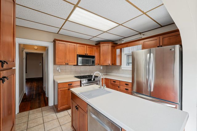 603 9th Ave, Huntington, WV 25701