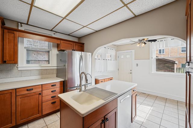 603 9th Ave, Huntington, WV 25701