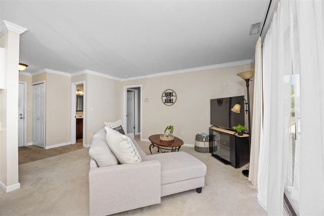 875 S Pontiac Trail 207, Walled Lake, MI 48390