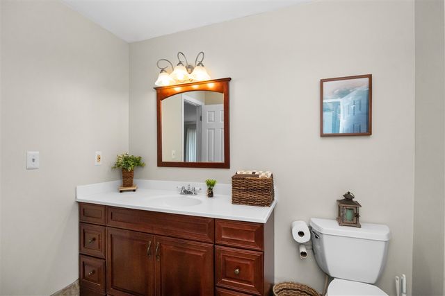 875 S Pontiac Trail 207, Walled Lake, MI 48390