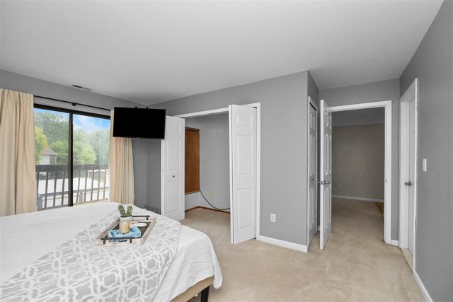 875 S Pontiac Trail 207, Walled Lake, MI 48390