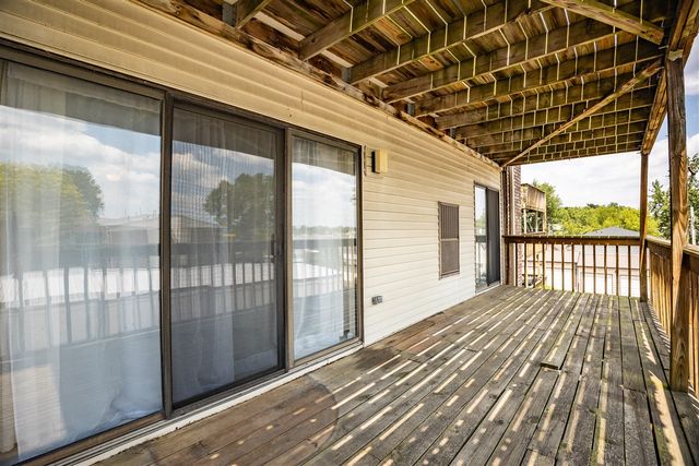 875 S Pontiac Trail 207, Walled Lake, MI 48390