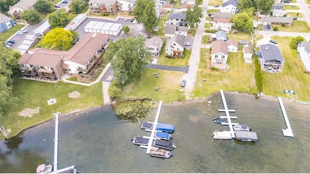 875 S Pontiac Trail 207, Walled Lake, MI 48390