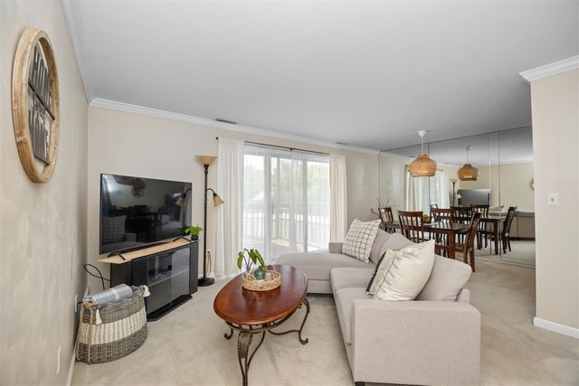 875 S Pontiac Trail 207, Walled Lake, MI 48390