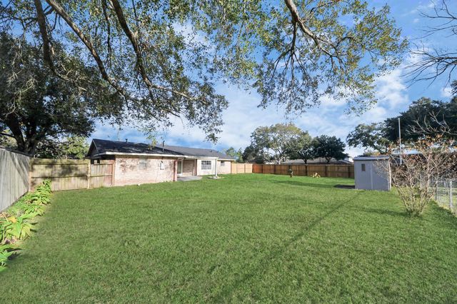 13103 Suzanne Street, Stafford, TX 77477