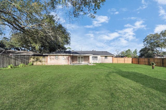 13103 Suzanne Street, Stafford, TX 77477