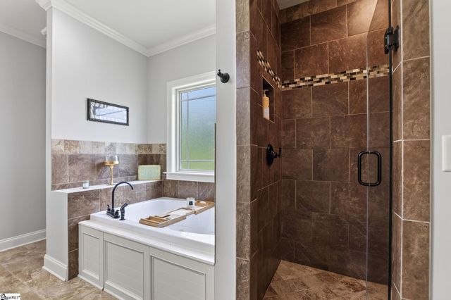 221 Foxhound Road, Simpsonville, SC 29680