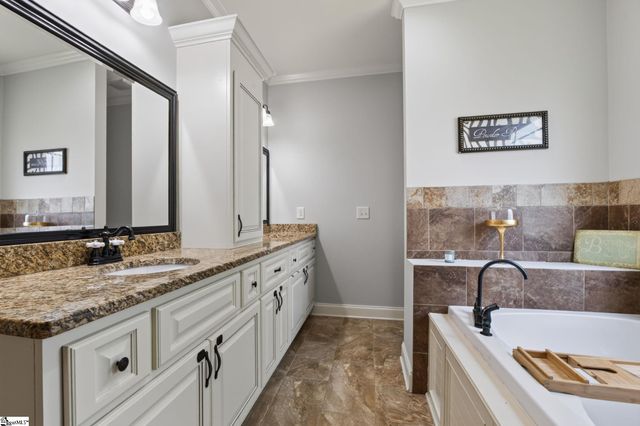 221 Foxhound Road, Simpsonville, SC 29680