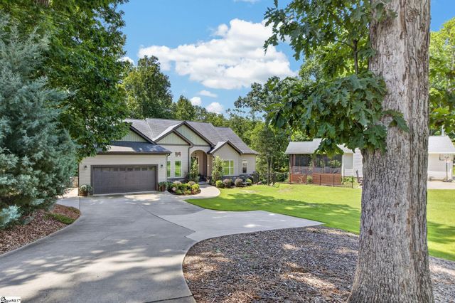 221 Foxhound Road, Simpsonville, SC 29680