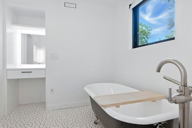 5207 Avenue F, Austin, TX 78751