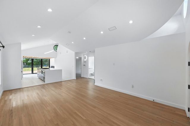 5207 Avenue F, Austin, TX 78751