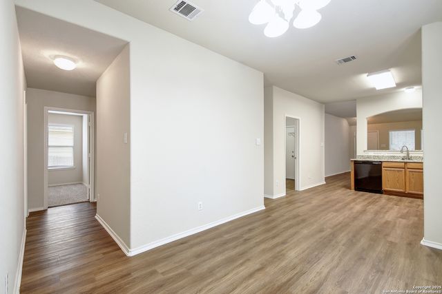10374 Oakwood Crest, San Antonio, TX 78245