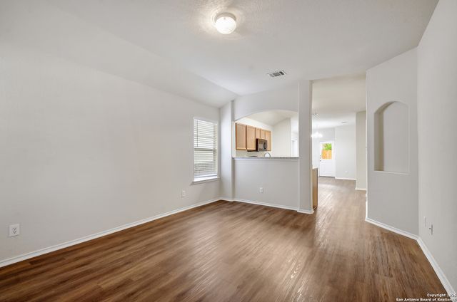 10374 Oakwood Crest, San Antonio, TX 78245
