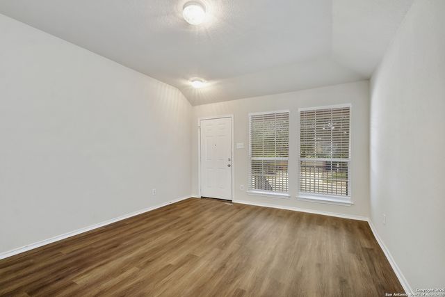 10374 Oakwood Crest, San Antonio, TX 78245