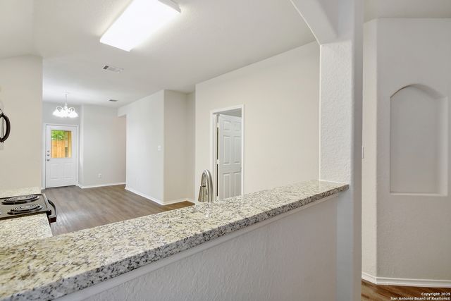 10374 Oakwood Crest, San Antonio, TX 78245
