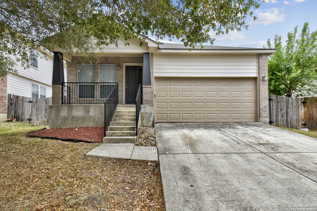 10374 Oakwood Crest, San Antonio, TX 78245