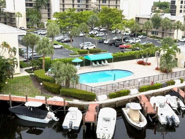4 Royal Palm Way, Boca Raton, FL 33432