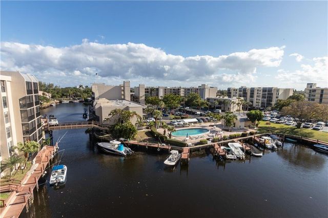 4 Royal Palm Way, Boca Raton, FL 33432