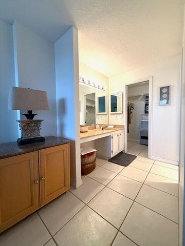 4 Royal Palm Way, Boca Raton, FL 33432