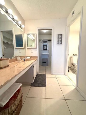 4 Royal Palm Way, Boca Raton, FL 33432