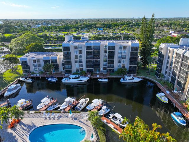 4 Royal Palm Way, Boca Raton, FL 33432