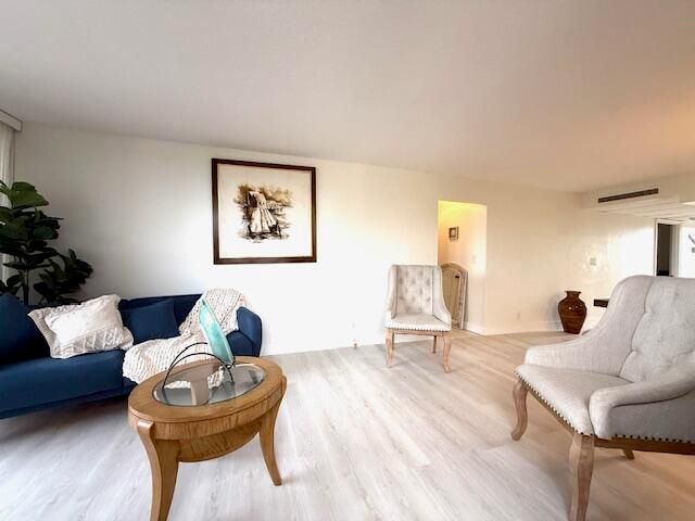 4 Royal Palm Way, Boca Raton, FL 33432