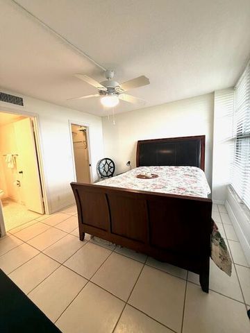 4 Royal Palm Way, Boca Raton, FL 33432