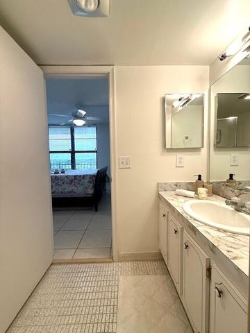 4 Royal Palm Way, Boca Raton, FL 33432