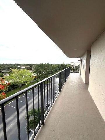 4 Royal Palm Way, Boca Raton, FL 33432