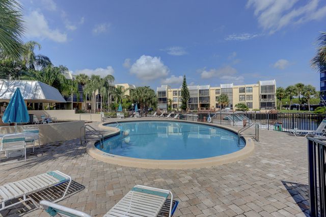 4 Royal Palm Way, Boca Raton, FL 33432