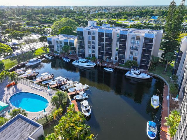 4 Royal Palm Way, Boca Raton, FL 33432