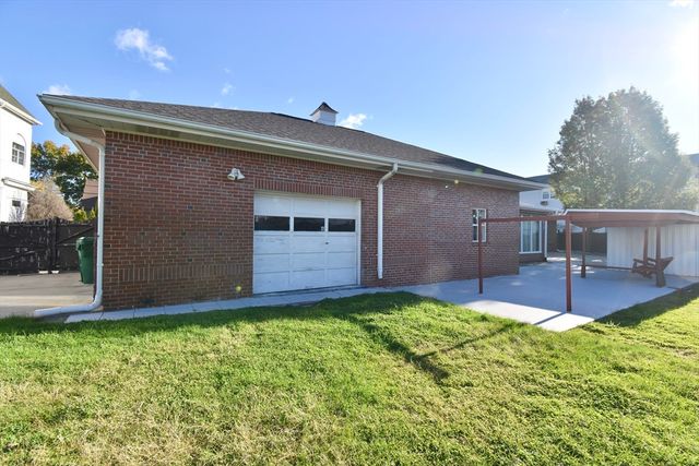 541 Grattan, Chicopee, MA 01020