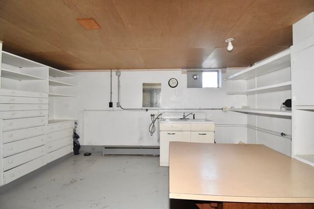 541 Grattan, Chicopee, MA 01020