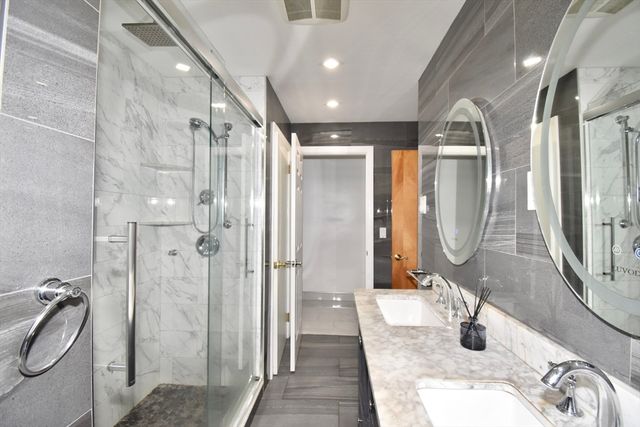 541 Grattan, Chicopee, MA 01020