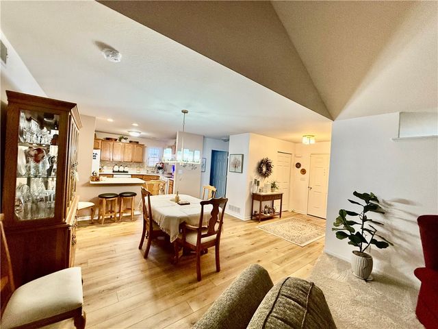 194 Woodhawk Ln, Franklin Twp, PA 16001