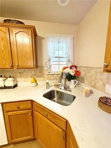 194 Woodhawk Ln, Franklin Twp, PA 16001