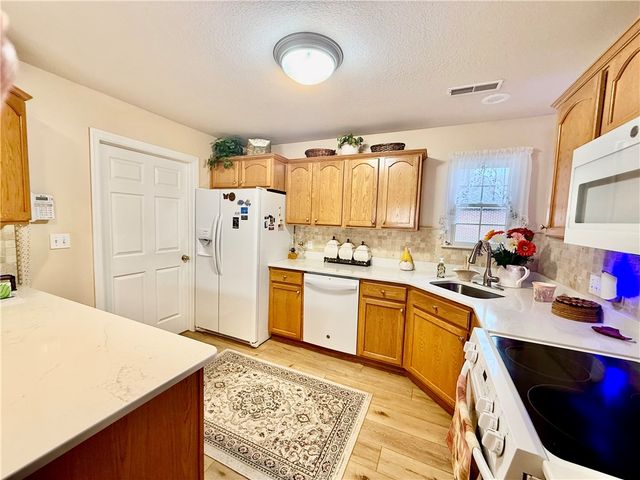 194 Woodhawk Ln, Franklin Twp, PA 16001