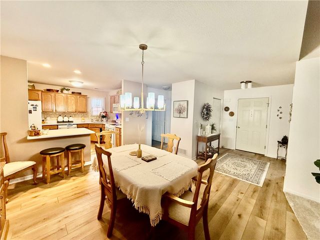 194 Woodhawk Ln, Franklin Twp, PA 16001